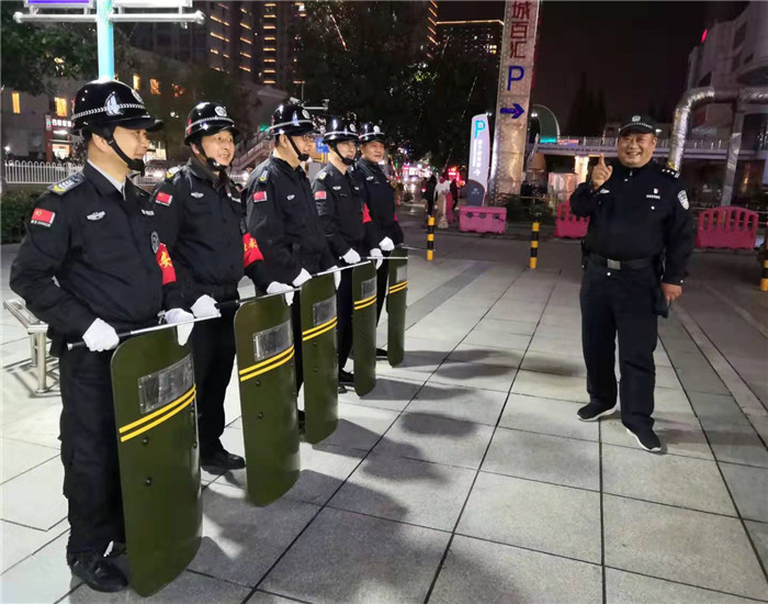 不忘初心勇?lián)?dāng)、牢記使命保平安