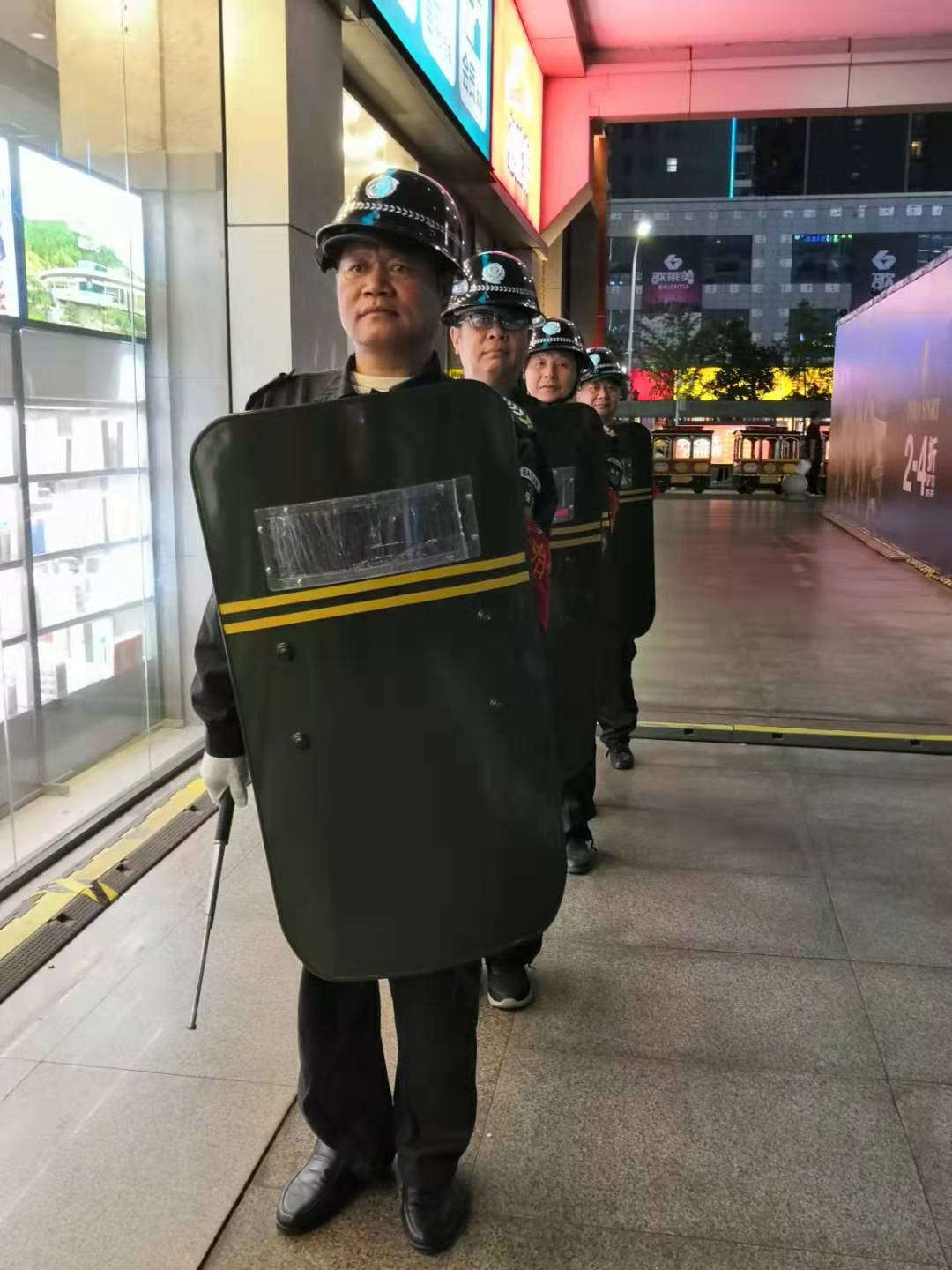 襄陽(yáng)戎安今天給大家介紹下保安員的11點(diǎn)工作職責(zé)！