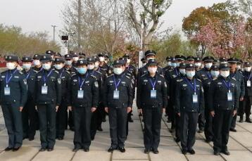 千萬(wàn)不要小瞧保安?。。。。。?>
                                </a>
                            </div>
                            <div   id=